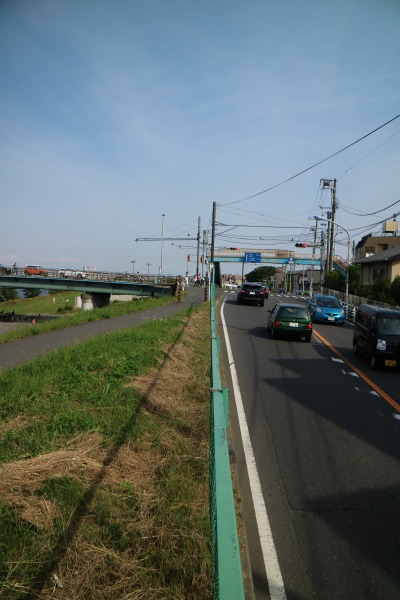 多摩沿線道路とガス橋の平面交差