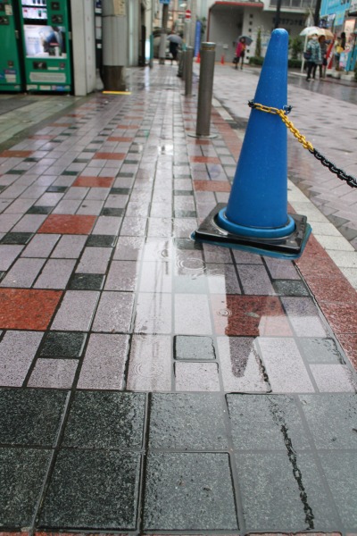 吉野家前の歩道