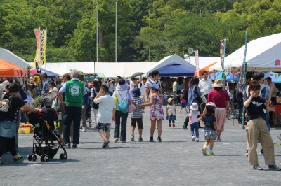 「川崎市畜産まつり」「花と緑の市民フェア」が開催された等々力緑地