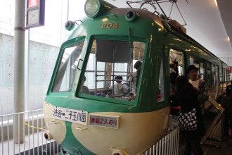 かつての路面電車「玉電」の車両