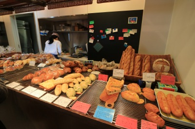 店内に並ぶパン