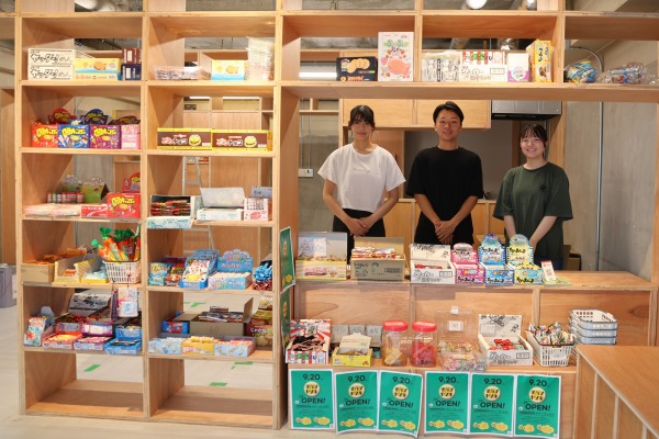 平間銀座商店街に大学生運営の駄菓子店「駄可笑屋敷（ダガシヤシキ