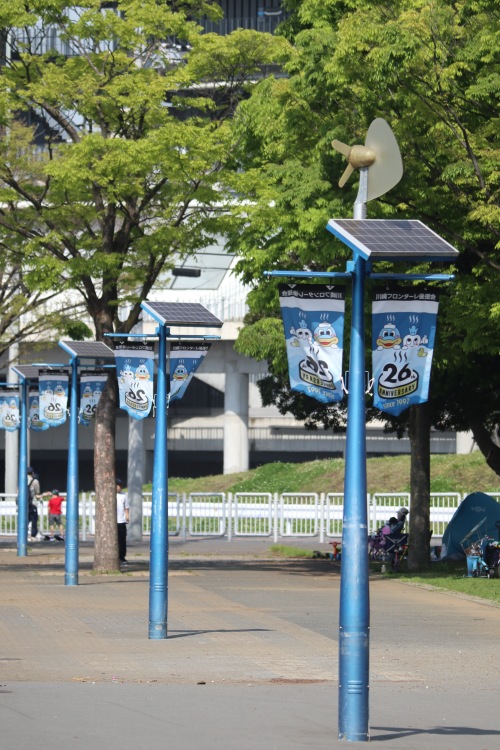 別バージョンの太陽光ハイブリッド型風車