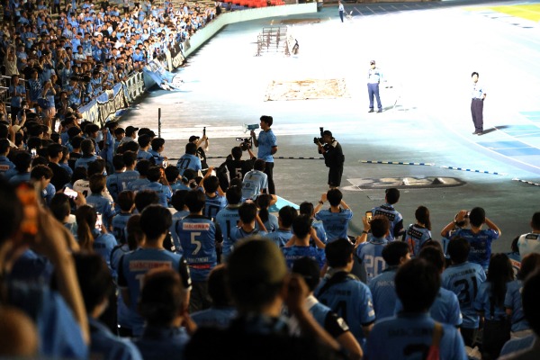 試合後は山田新の挨拶