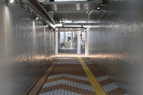 東海道新幹線・横須賀線のトンネル