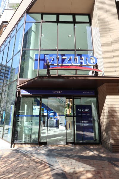 みずほ銀行武蔵小杉支店の入口