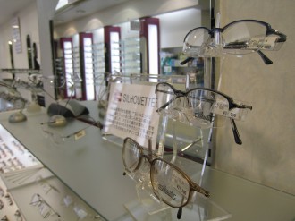 メガネのオーサカ　店内