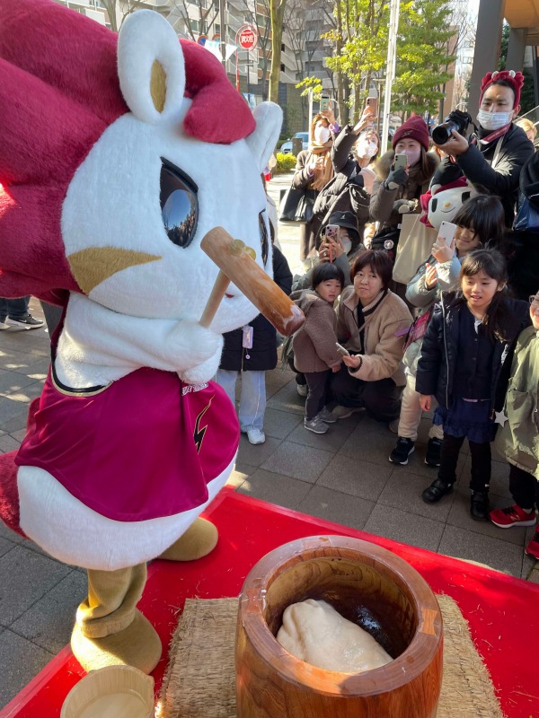 ロウルのお餅つき