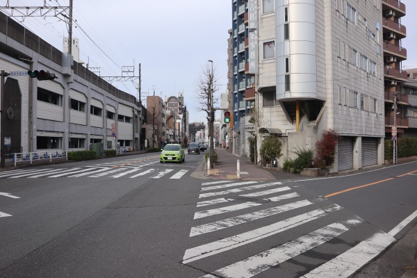 案楊寺への曲がり角