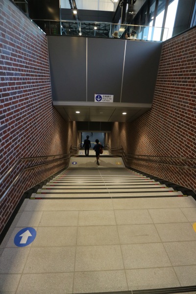 駅階段