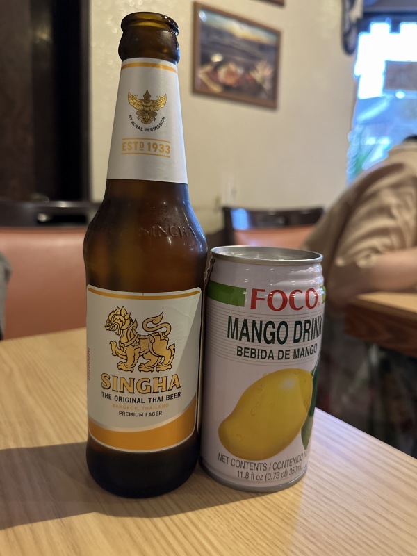 シンハービールとマンゴージュース