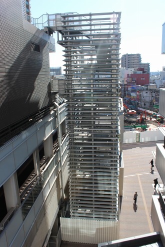 武蔵小杉東急スクエアの非常階段
